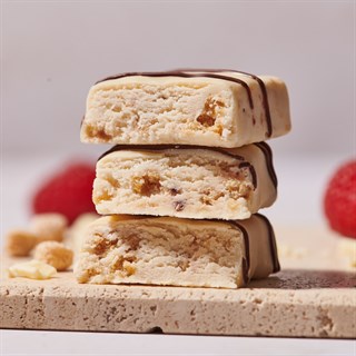 Classic High Protein Bars White Chocolate Peanut x 24 TrayAlternative Image2