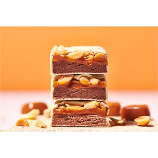 Premium White Chocolate Peanut Protein Bar Pack 12 x 45gAlternative Image3